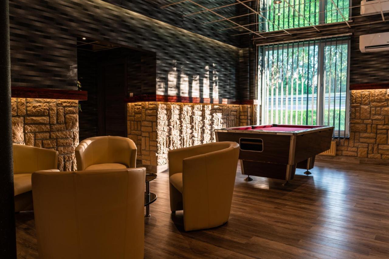 Club Hotel Pegasus Tiszaug Buitenkant foto