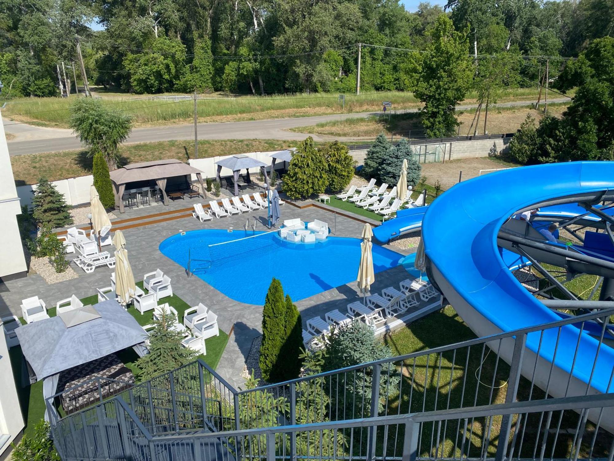 Club Hotel Pegasus Tiszaug Buitenkant foto
